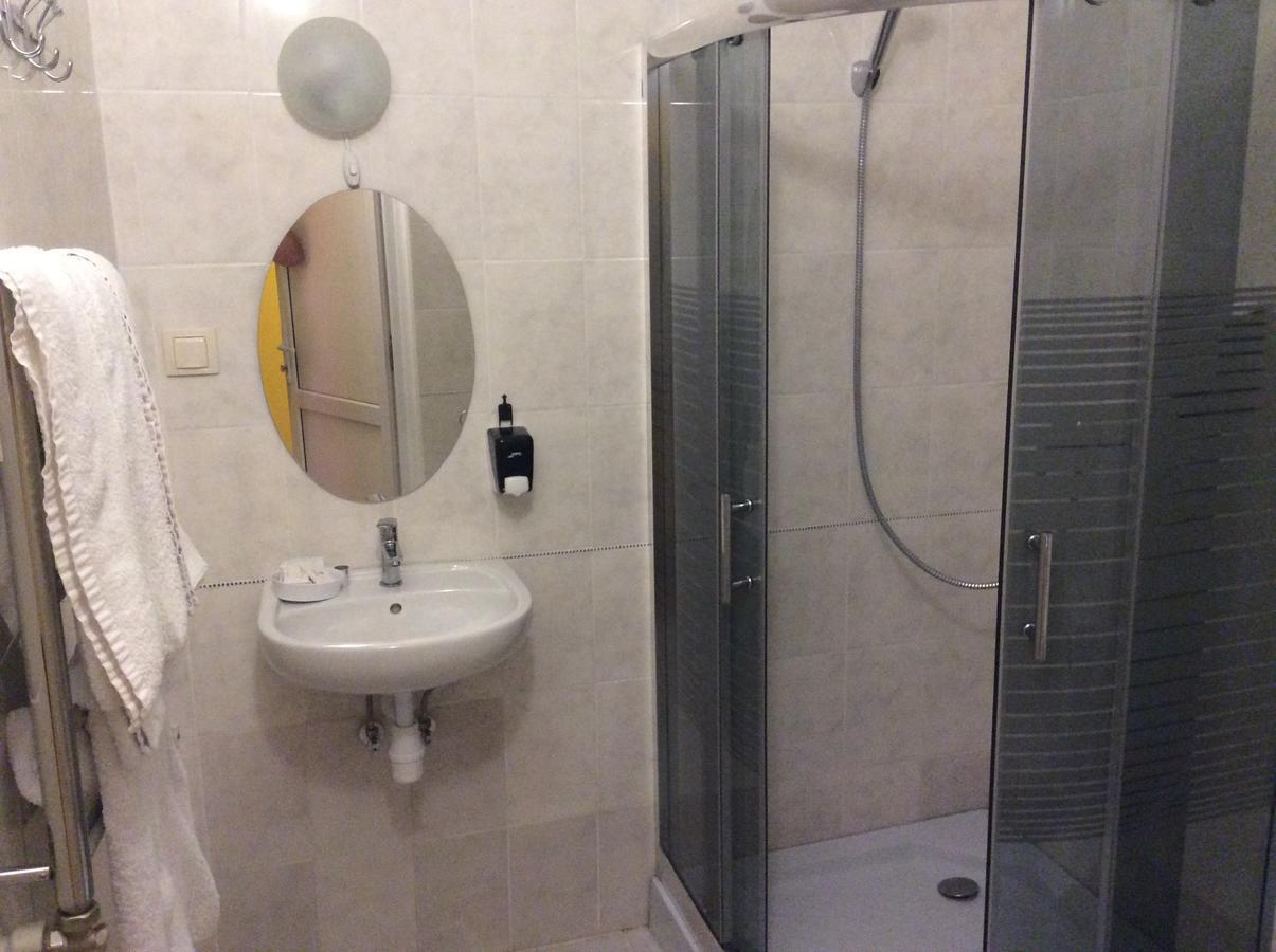 Hotel Travel Lviv Luaran gambar